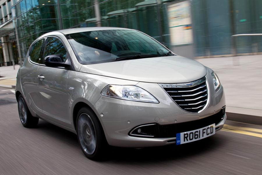  Chrysler Ypsilon 2011 года  (фото 48 из 50)